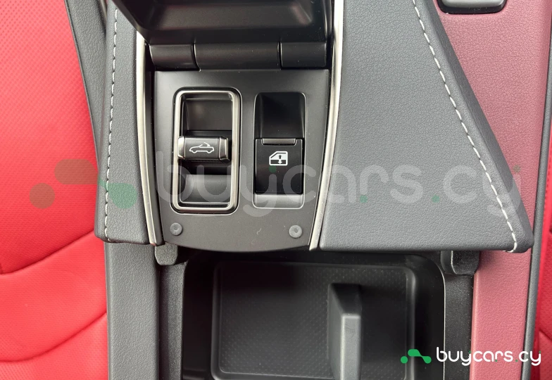 Lexus LC Красный