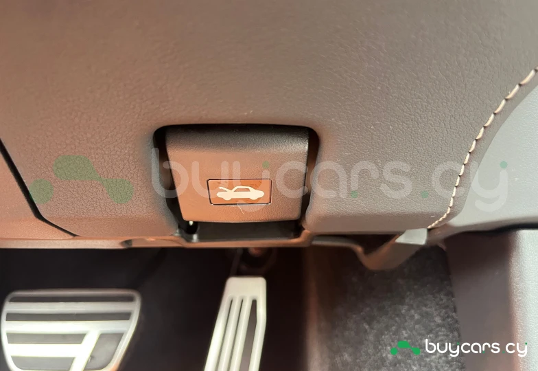 Lexus LC Красный