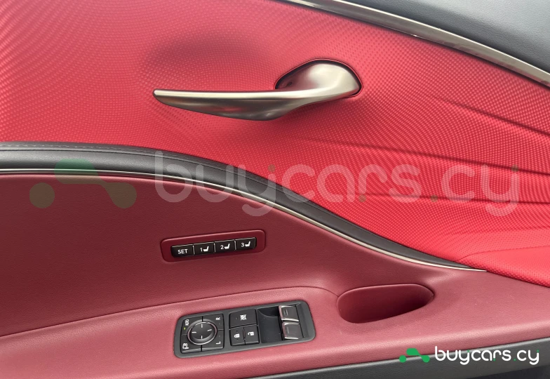 Lexus LC Красный