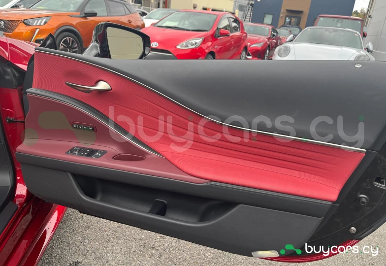 Lexus LC Красный