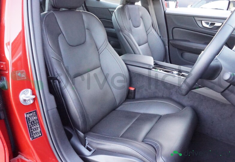 Volvo S60 Красный