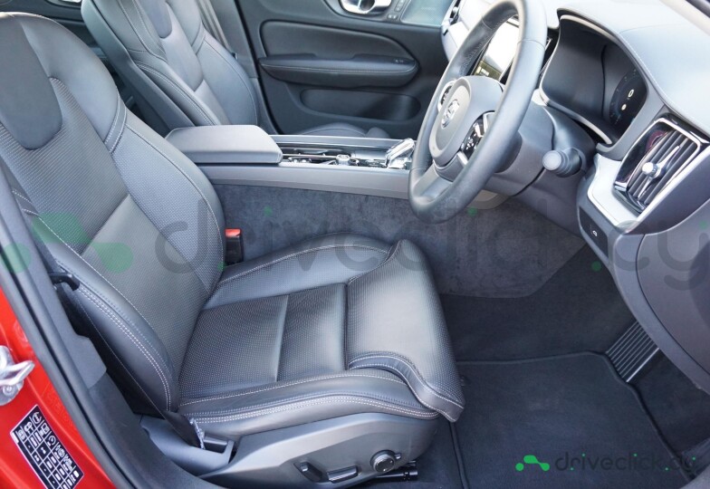 Volvo S60 Красный