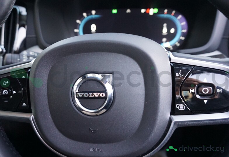 Volvo S60 Красный