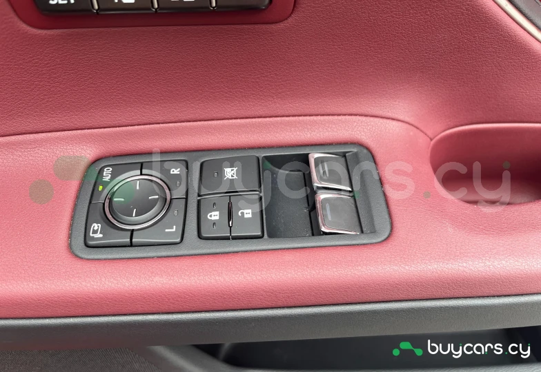 Lexus LC Красный