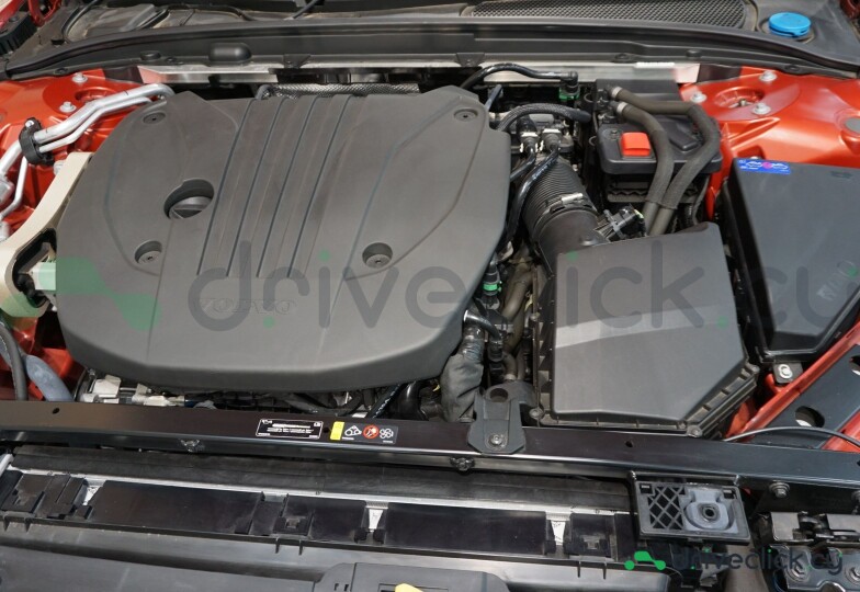 Volvo S60 Красный
