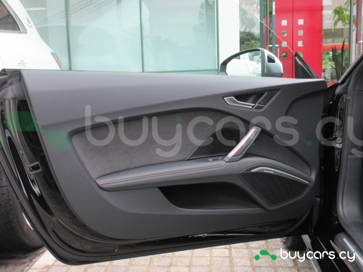 Audi TTS Черный