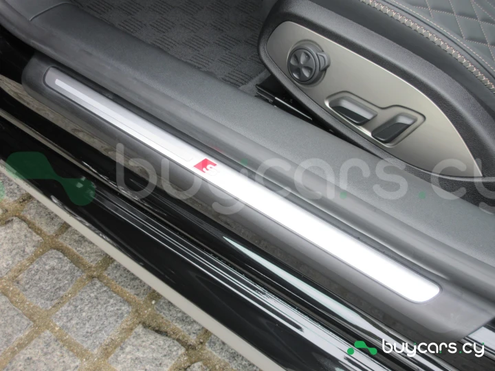 Audi TTS Черный