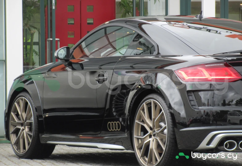 Audi TTS Черный