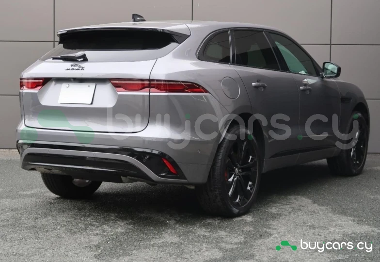 Jaguar F-Pace Серый