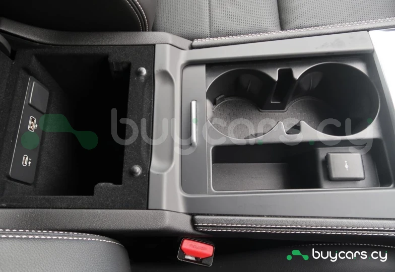 Jaguar F-Pace Серый