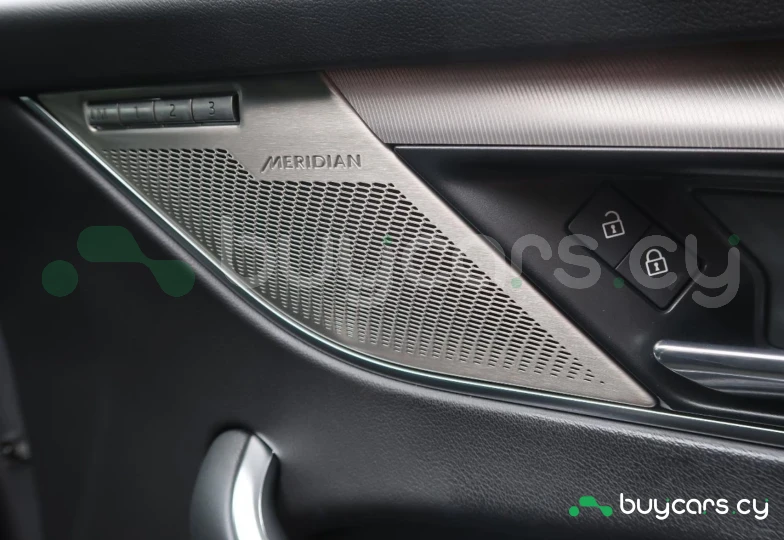 Jaguar F-Pace Серый