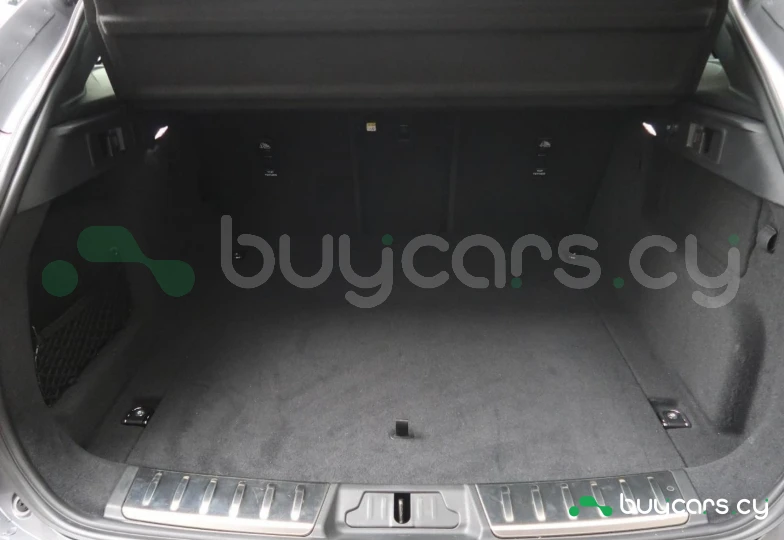 Jaguar F-Pace Серый