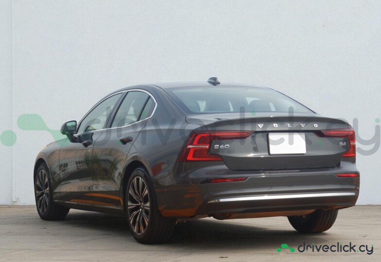 Volvo S60 Серый