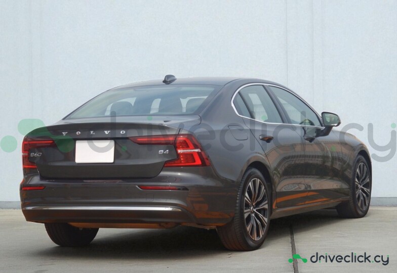 Volvo S60 Серый