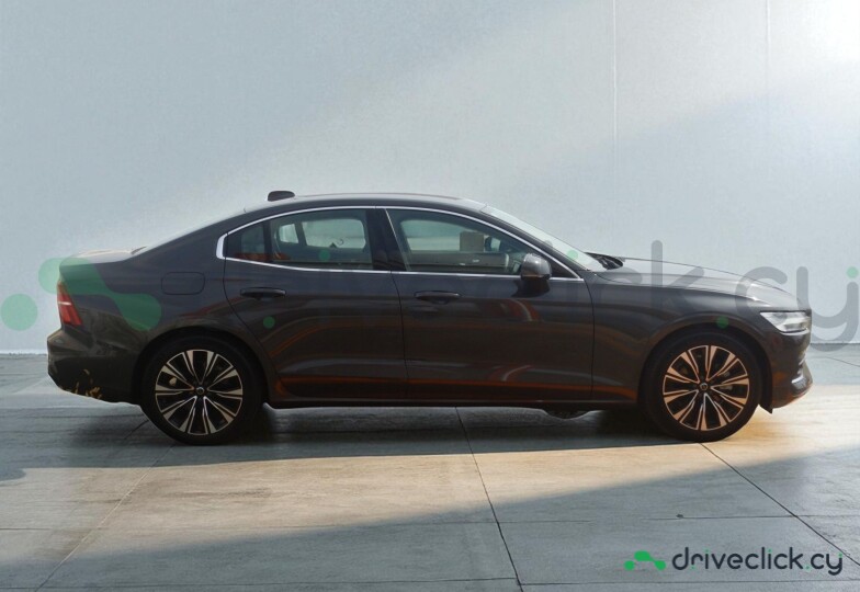 Volvo S60 Серый