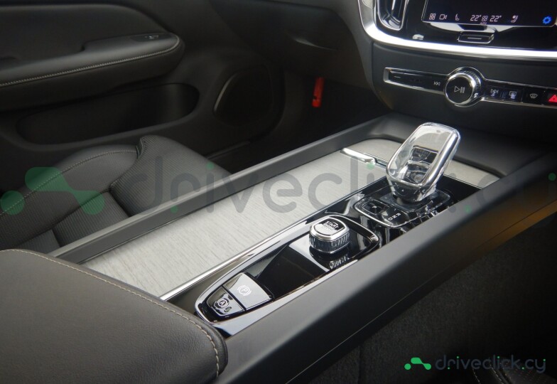 Volvo S60 Серый