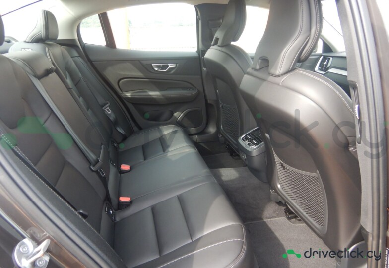 Volvo S60 Серый