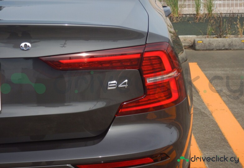 Volvo S60 Серый