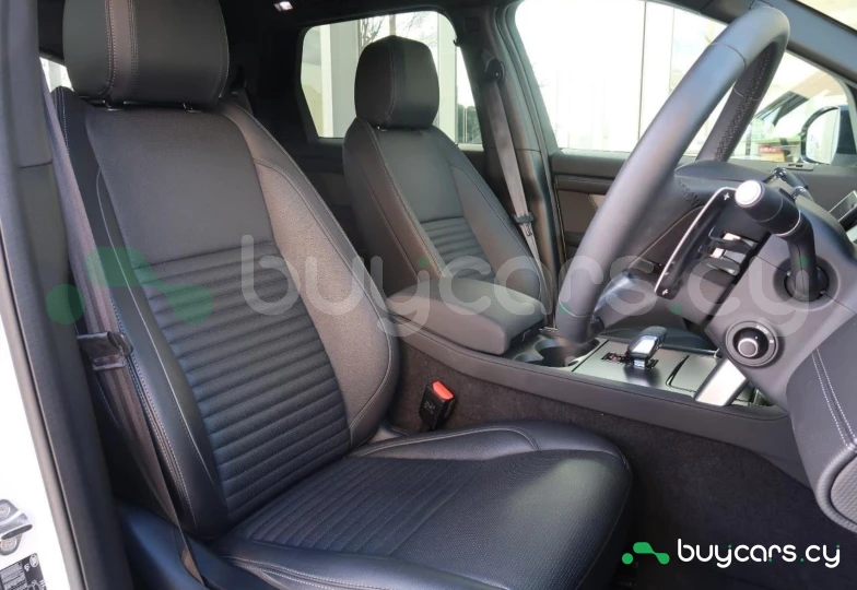 Land Rover Discovery Sport White