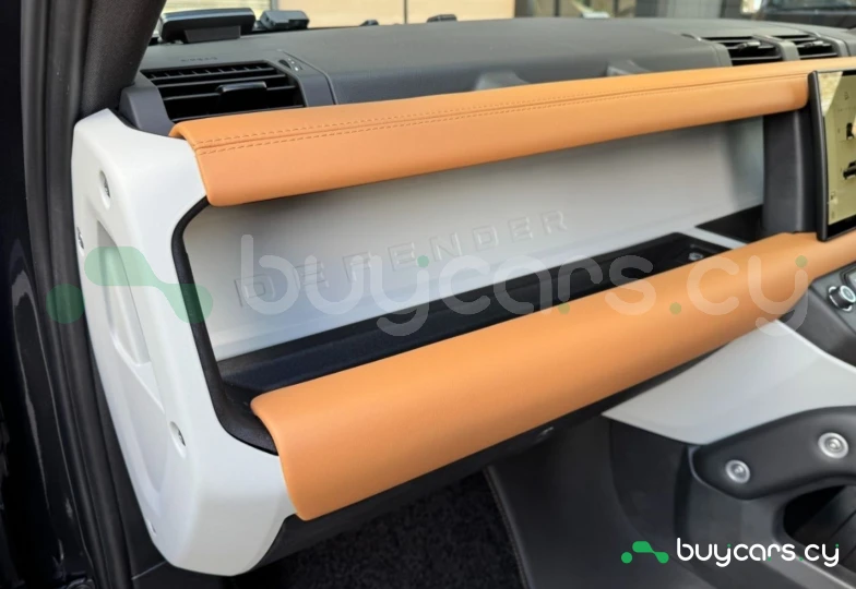 Land Rover Defender Grey