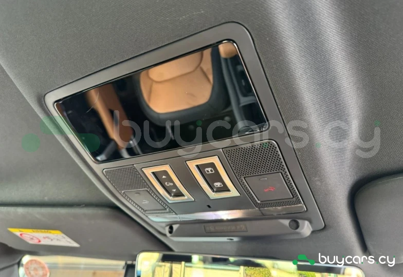 Land Rover Defender Grey