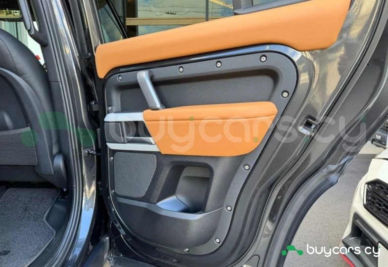 Land Rover Defender Grey