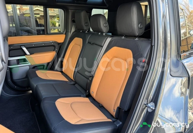 Land Rover Defender Grey