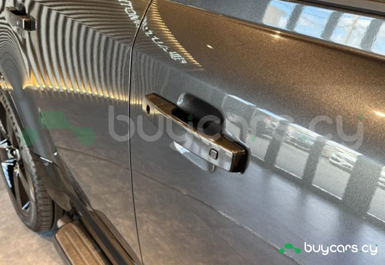 Land Rover Defender Grey