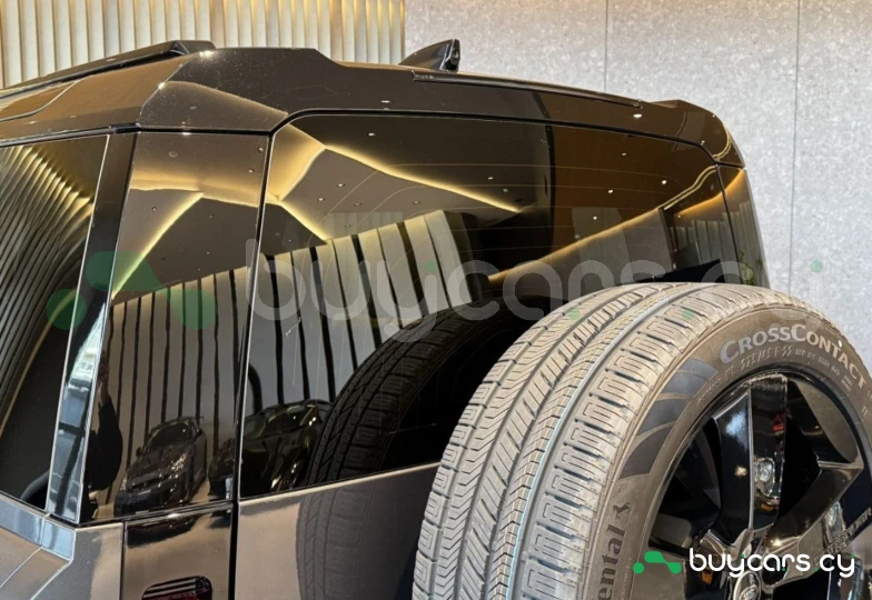 Land Rover Defender Grey