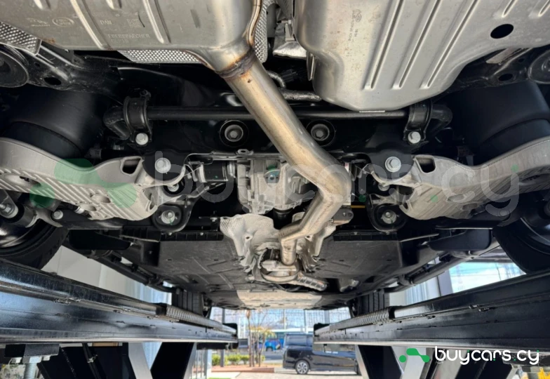 Land Rover Defender Grey