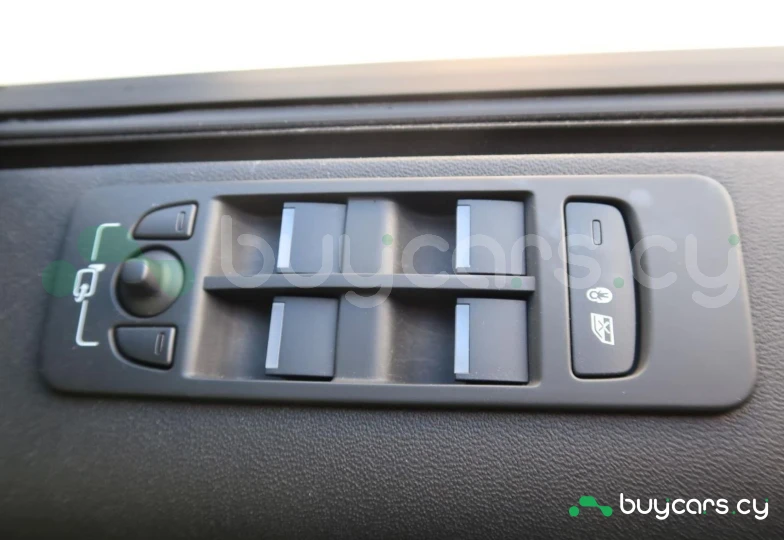 Land Rover Discovery Sport White