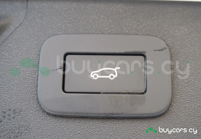 Land Rover Discovery Sport White