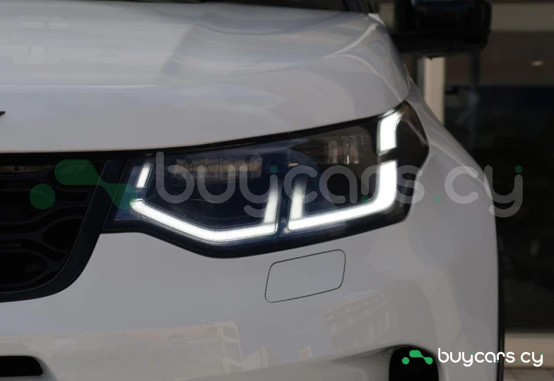 Land Rover Discovery Sport White