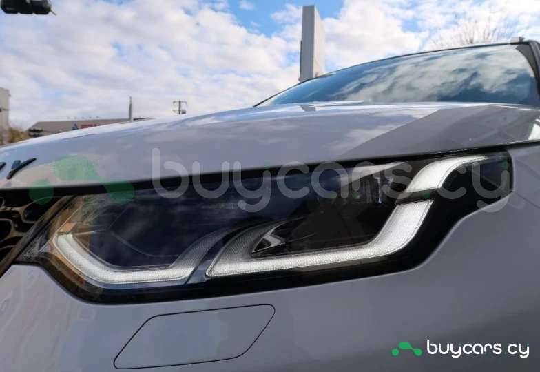 Land Rover Discovery Sport White