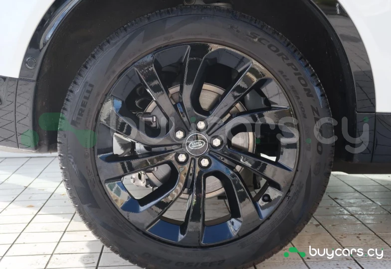 Land Rover Discovery Sport White