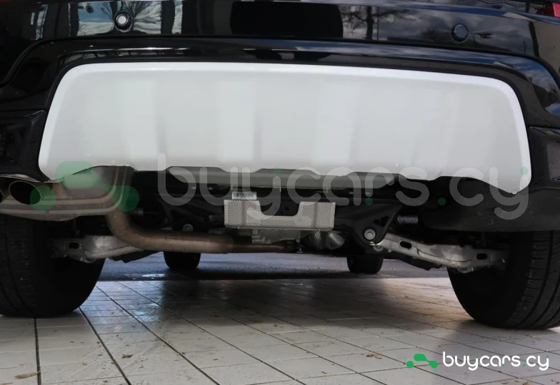 Land Rover Discovery Sport White