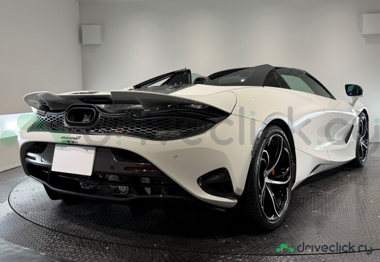 McLaren 750S White