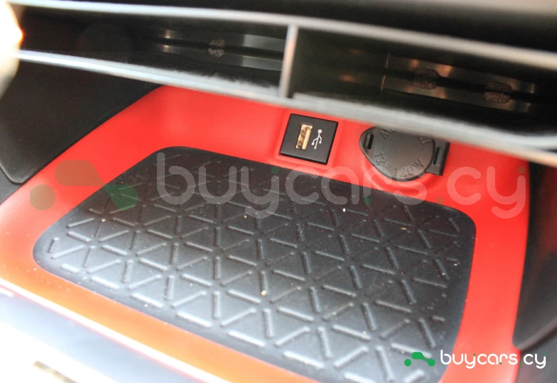 Toyota RAV4 Черный