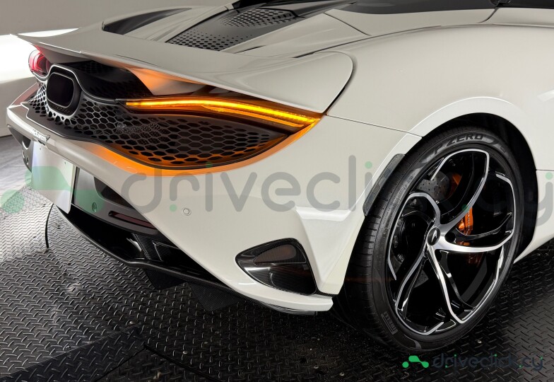 McLaren 750S White