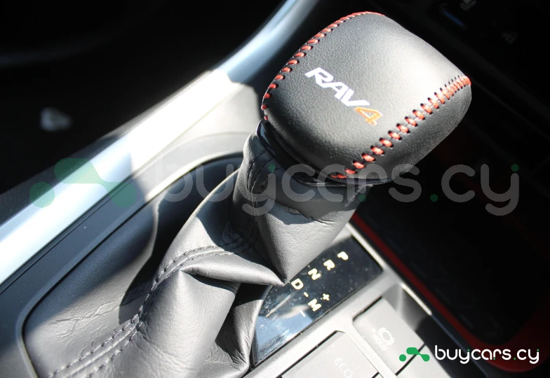 Toyota RAV4 Черный