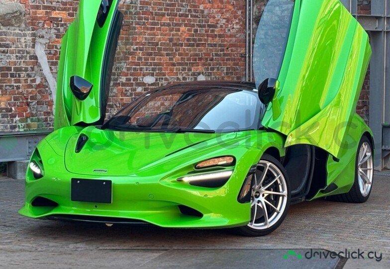McLaren 750S Green