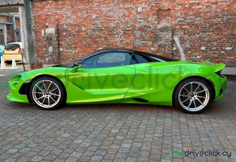 McLaren 750S Green