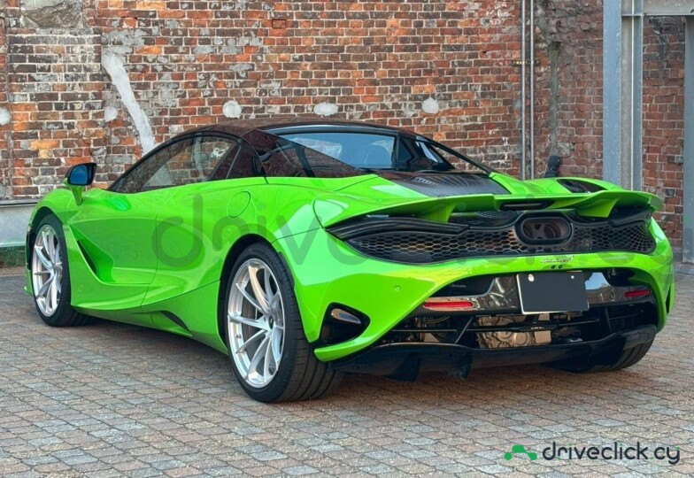 McLaren 750S Green