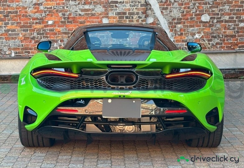 McLaren 750S Green