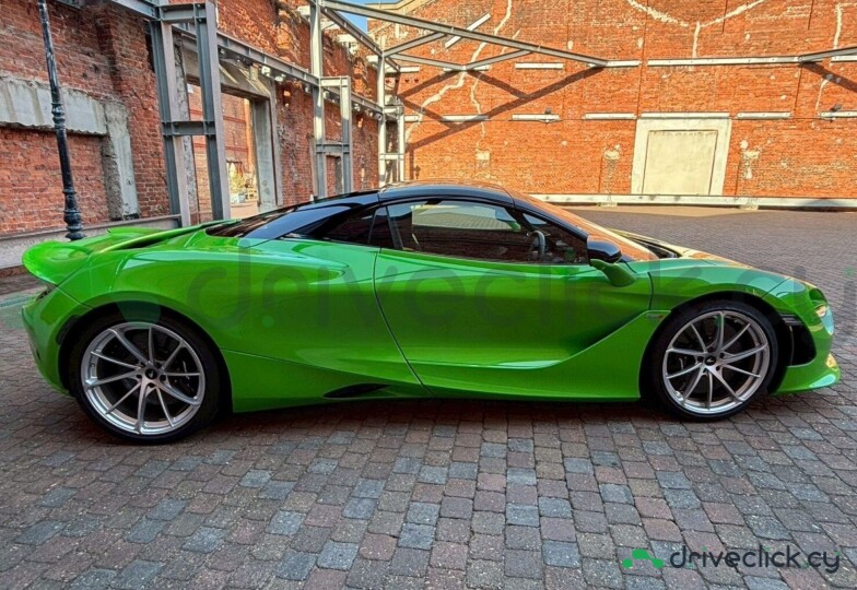 McLaren 750S Green