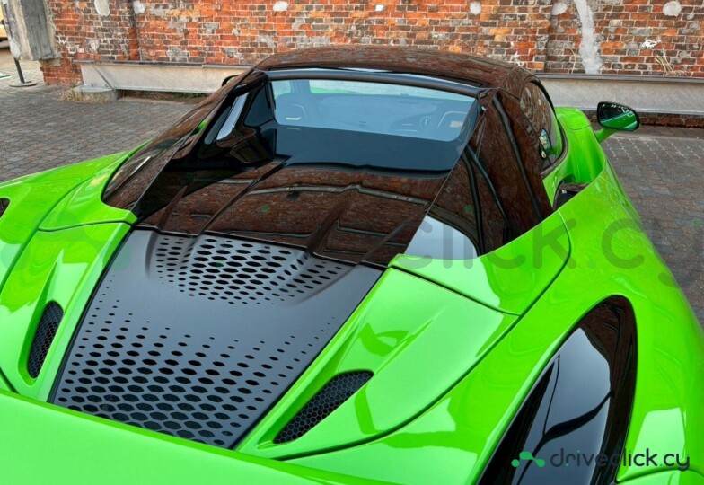 McLaren 750S Green