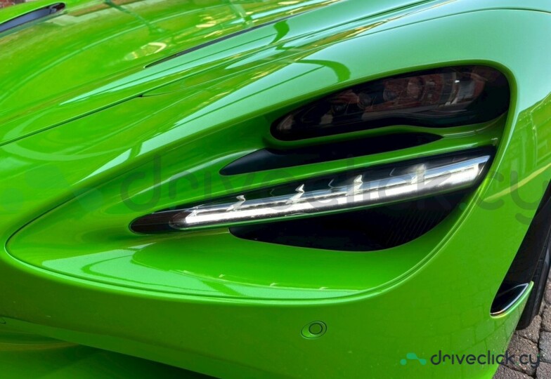 McLaren 750S Green
