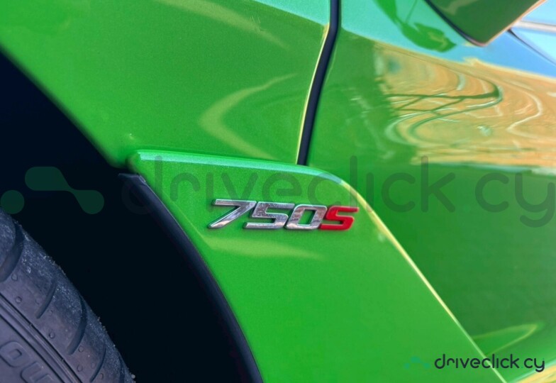 McLaren 750S Green