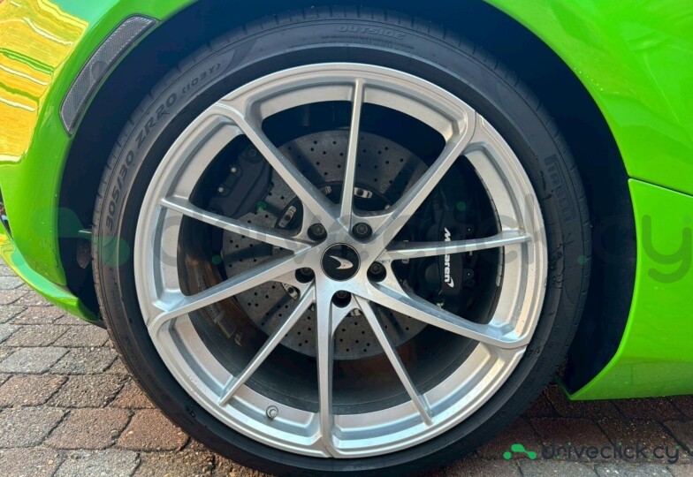 McLaren 750S Green