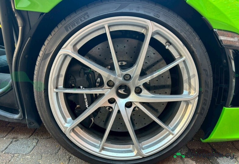 McLaren 750S Green